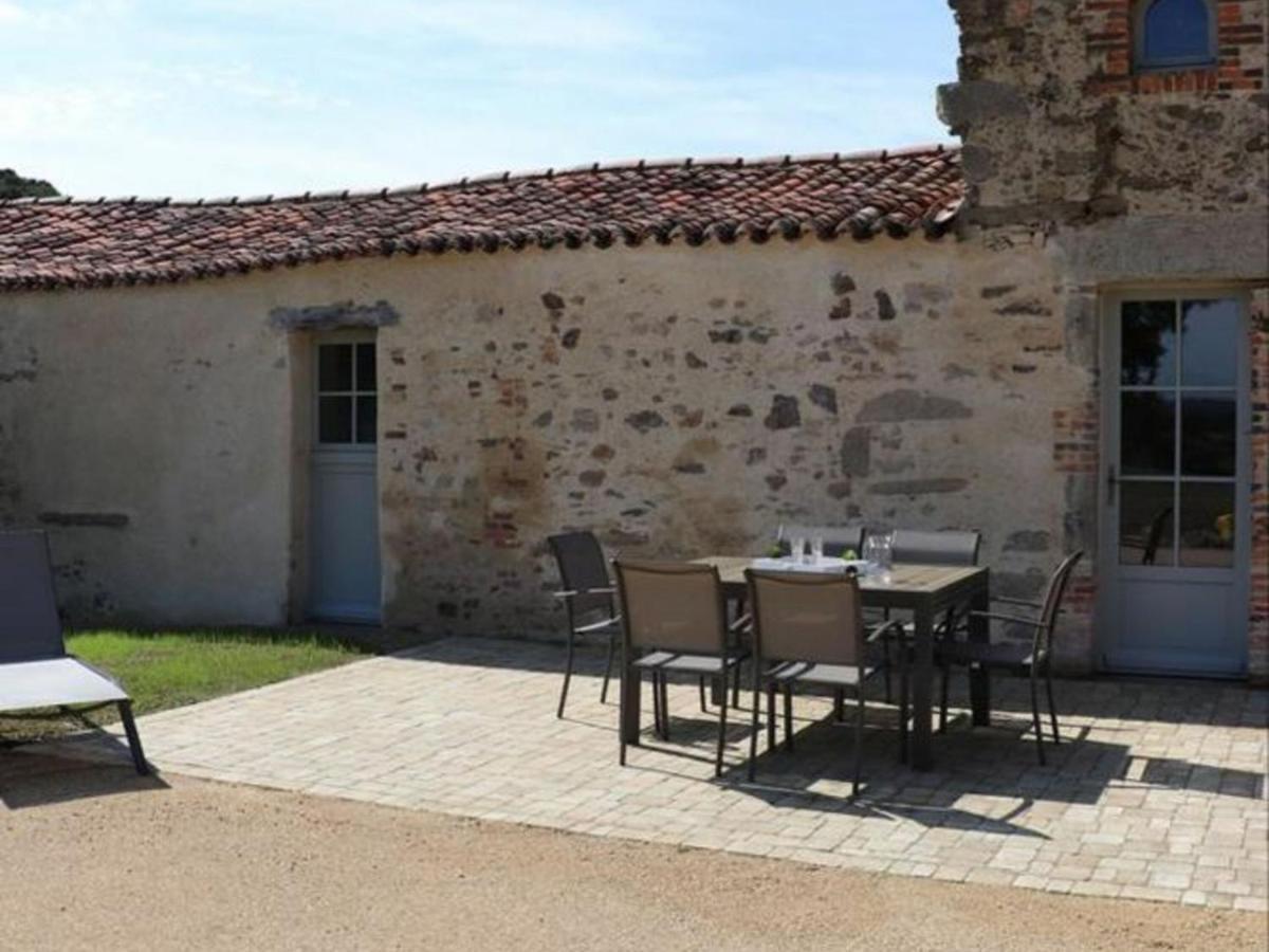 Gite 18Eme Renove Avec Piscine Couverte, Terrasse, Loisirs Et Wifi - 6 Pers. - Fr-1-426-432 Les Herbiers Luaran gambar